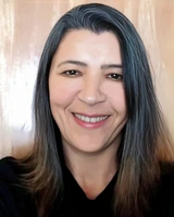 Elizabeth Salustiano - Corretora de Imóveis