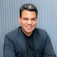 Prazer, meu nome é Luis Carlos